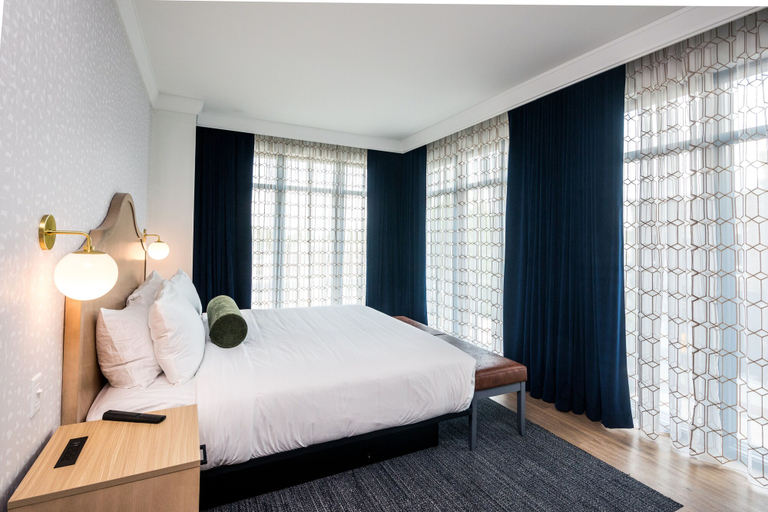 Bedroom 3, Hotel Versailles, Darke