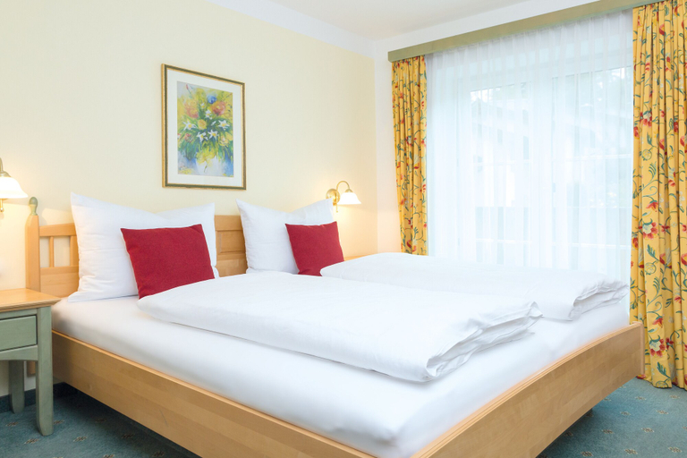 Bedroom 3, Hotel am Schloss, Sankt Johann im Pongau