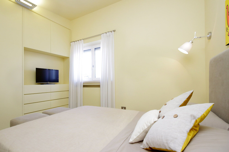 Bedroom 2, Crispi Luxury Apartments with Terrace - My Extra Home, Rome