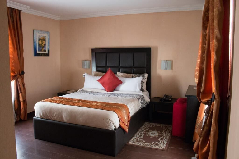 Bedroom 3, Carlisle Hotel, Oshimili North