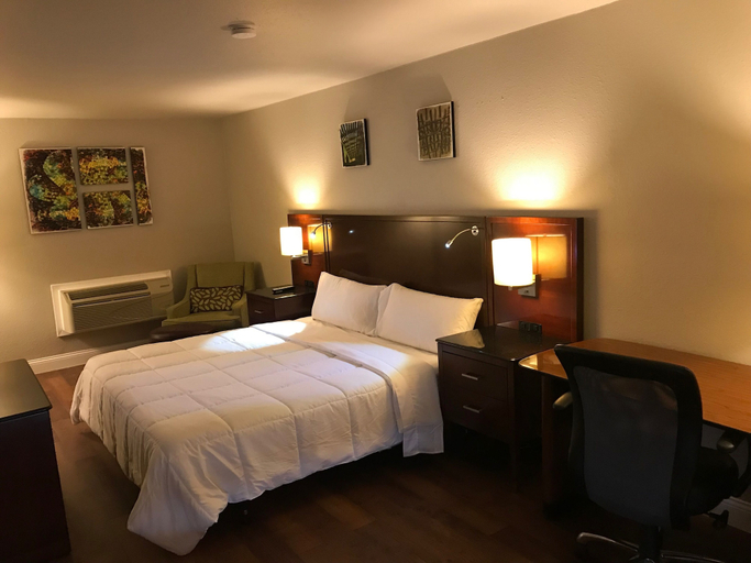 Bedroom 3, Stratus Suites - Boutique Hotel, Bell