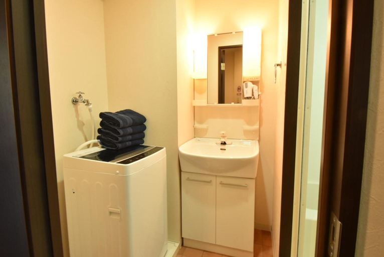 Bathroom 3, Enzo Shin-Osaka C, Osaka