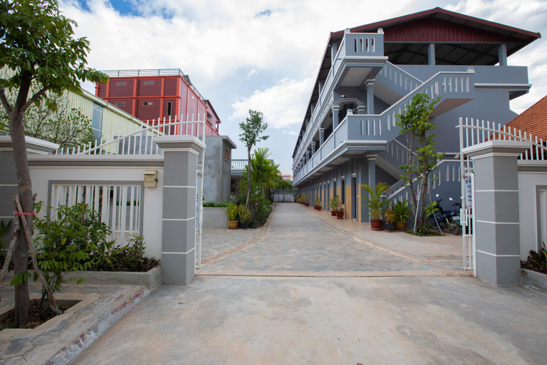 Exterior & Views 2, Botoum Hostel, Siem Reap