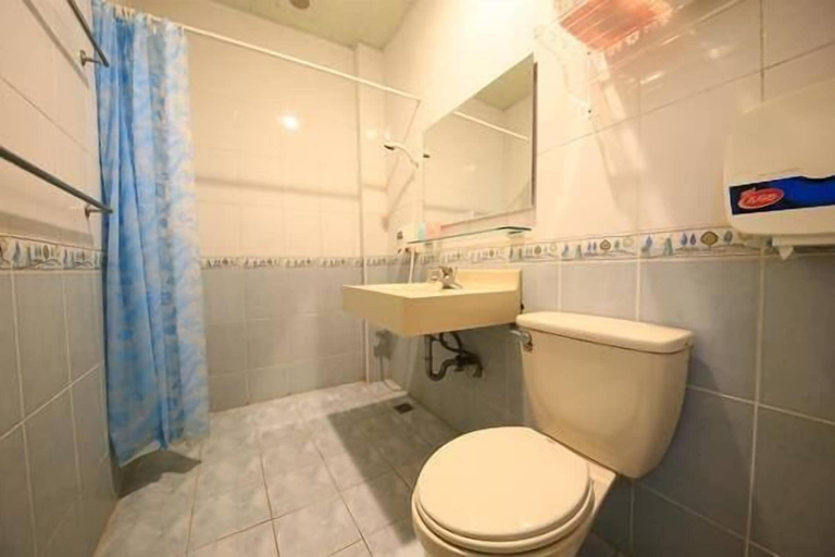 Bathroom 3, Golden Coast 36 - Sea View B&B, Pingtung