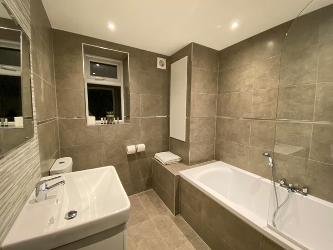 Bathroom 3, Eden Escapes Serviced Apartments, Lancashire