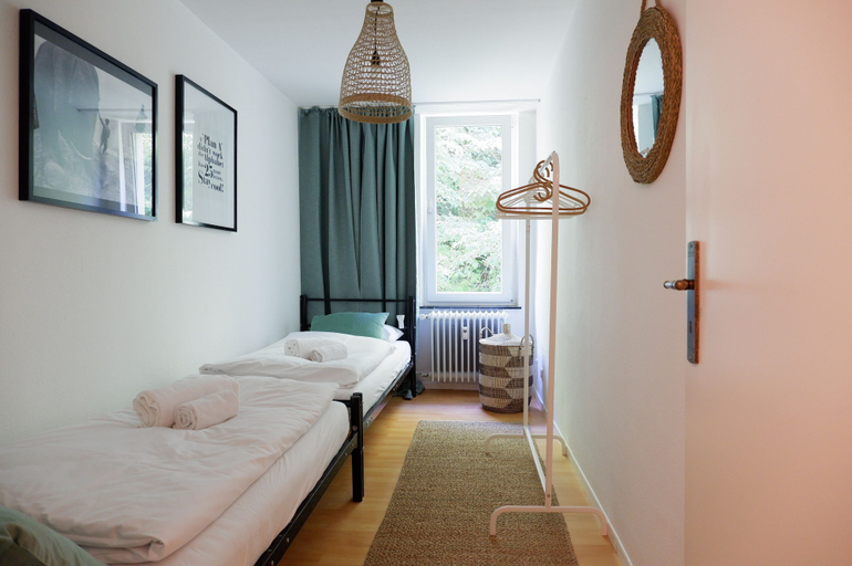 Bedroom, 3-Zimmer Apartment in Altstadtlage, Tübingen