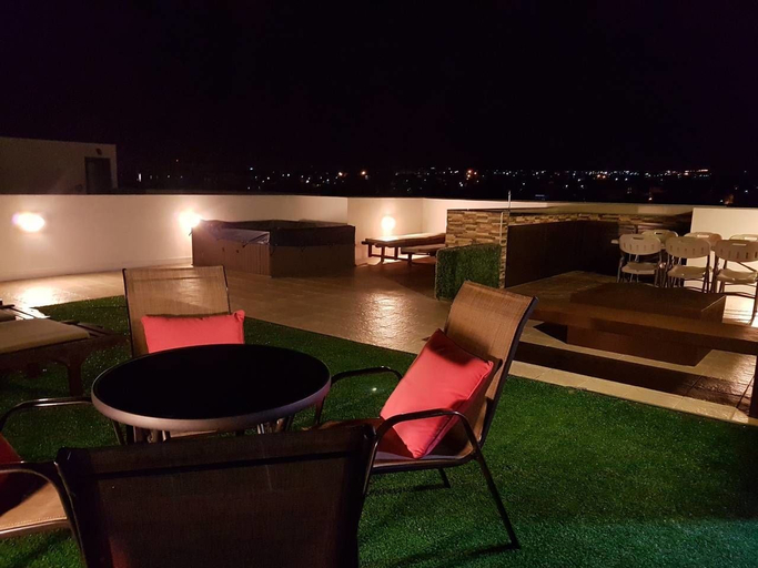 Food & Drinks, Sugareef West Coast Luxury Penthouse, Black River
