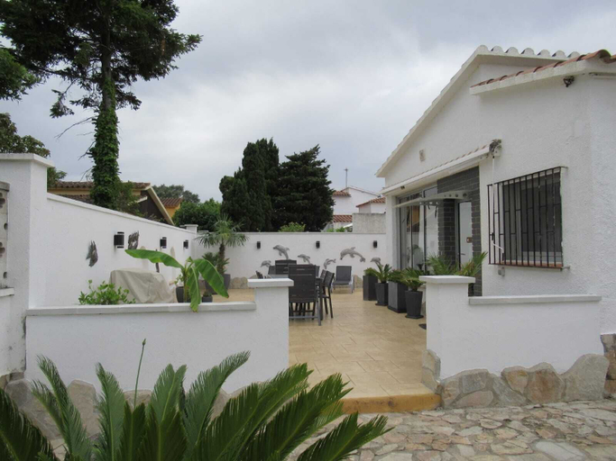 Exterior & Views, Casa Inmobahia - Montgri 205, Girona