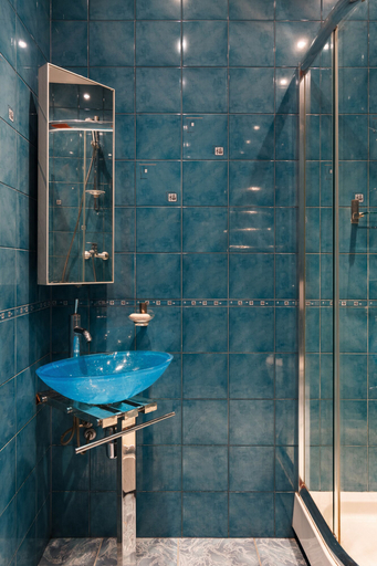Bathroom 3, City of Rivers Mozhaiskaya 24, Sankt-Peterburg gorsovet