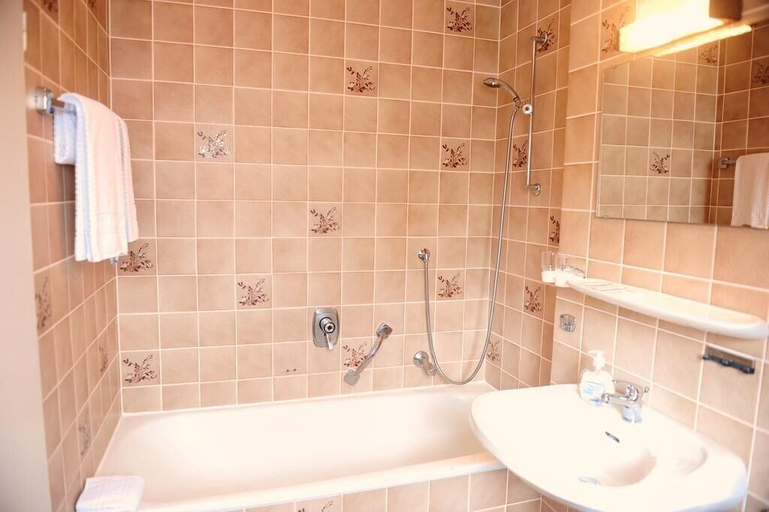 Bathroom 5, Hotel Kienberger Hof, Ostallgäu
