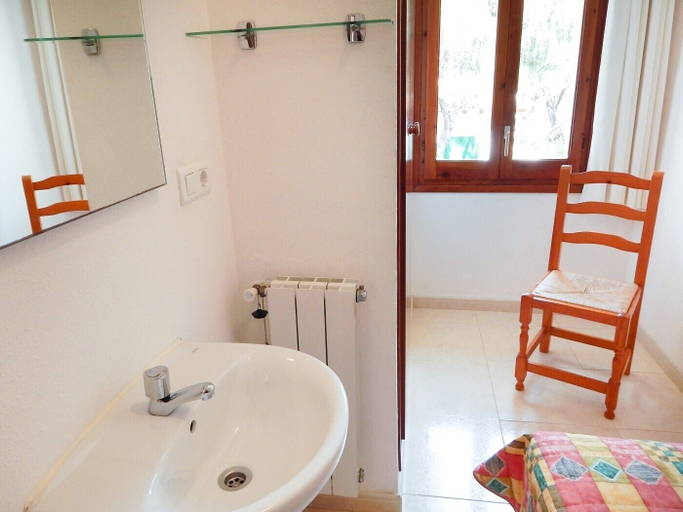 Bathroom, Apartamento con parquing Mar d'Or PB5, Girona