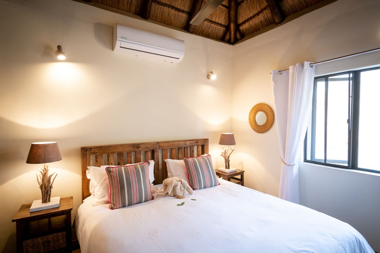 Bedroom 2, Rukiya Safari Camp, Mopani