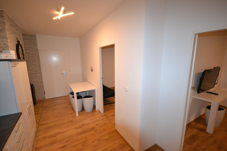 Bedroom 2, Madame Tower, Köln