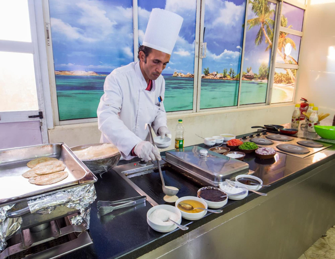 Food & Drinks 5, Lilly City Center Hostel, Al-Ghurdaqah