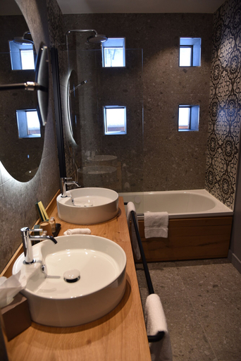Bathroom 4, Hôtel Mont-Blanc, Savoie