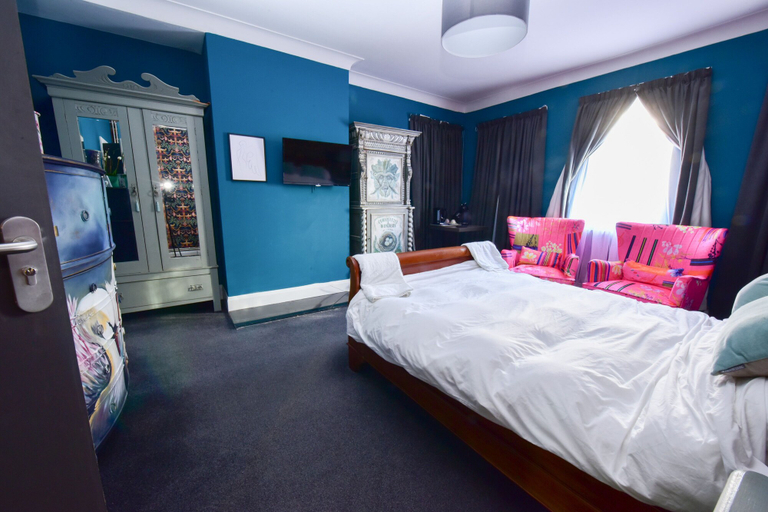 Bedroom 2, The Angel of Bow, London