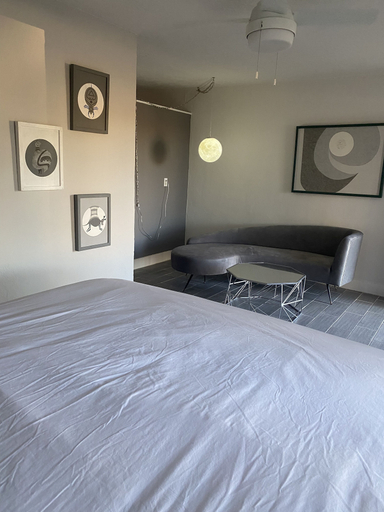 Bedroom 3, Charles Hotsprings, Sierra