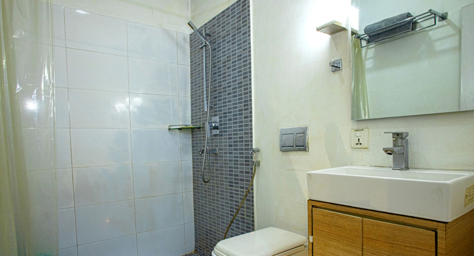 Bathroom 4, Emkay Apartment Guest House, Bagmati