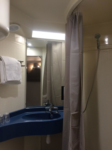 Bathroom 5, Contact Hôtel Marseille Aubagne, Bouches-du-Rhône