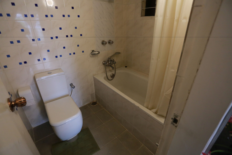 Bathroom 3, Nagar Valley Hotel, Dhaka