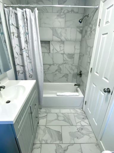 Bathroom 4, The St Maurice Beach Inn, Broward
