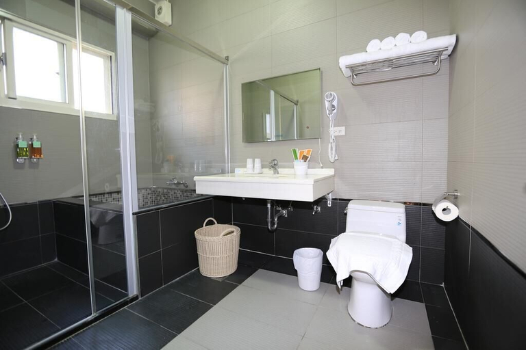 Bathroom 3, Fuye B&B, Yilan