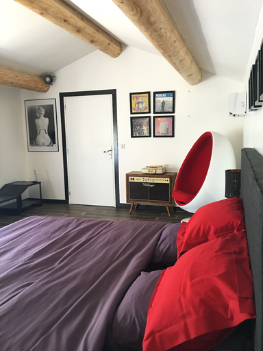 Bedroom 5, La Datcha Delicatessen, Drôme