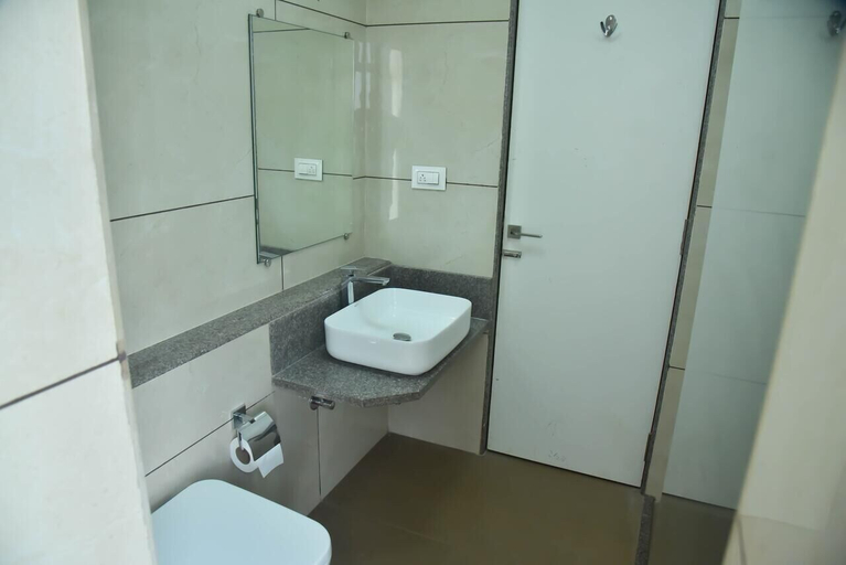Bathroom 4, Hotel Sagar Sawali Grand, Ratnagiri