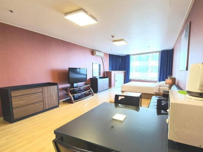 Bedroom 3, Binch House, Goyang
