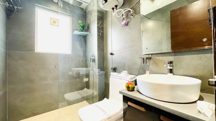Bathroom 4, ZEN Studios - DLF CyberCity Gurgaon, Gurgaon