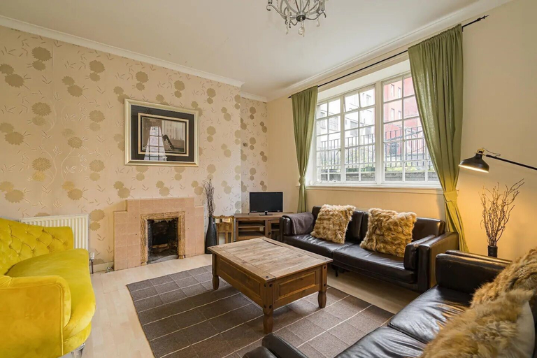 Others 5, Stunning Royal Mile Old Town Apartment, Edinburgh