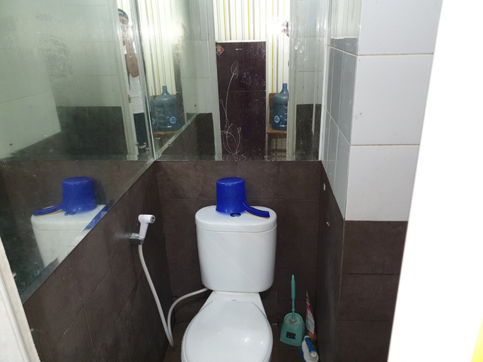 Bathroom 5, Green Pramuka Apartement By Vici, Jakarta Pusat