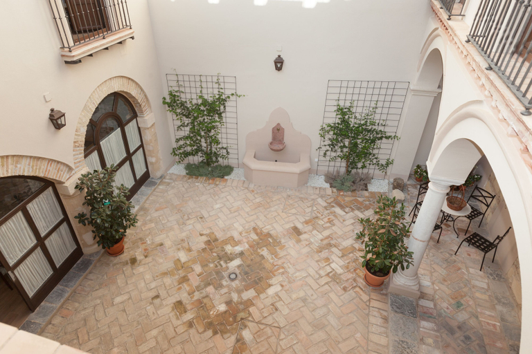 Others 4, Patios de la Riva, Cádiz