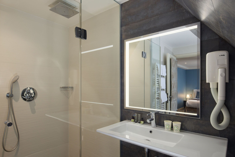 Bathroom 5, Grand Hotel Malher, Paris