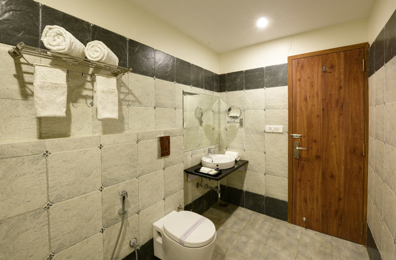 Bathroom, Hotel The Rising, Udaipur