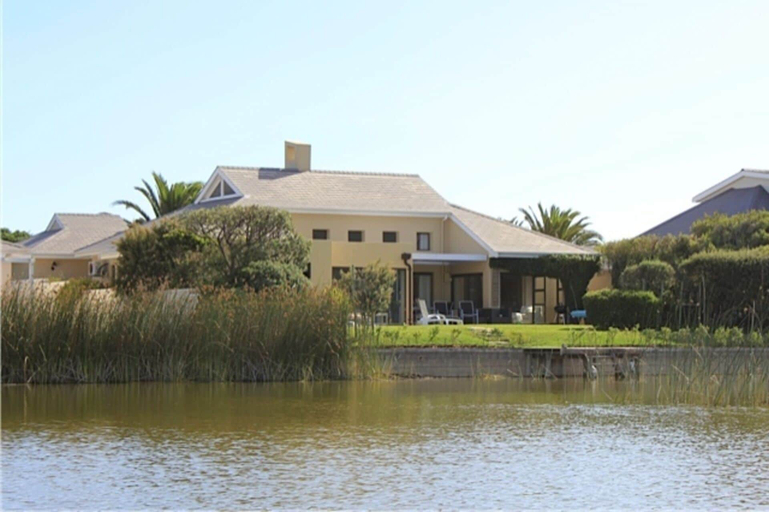 Exterior & Views, Stunning Cape Peninsula Holiday Villa With Pool, City of Cape Town