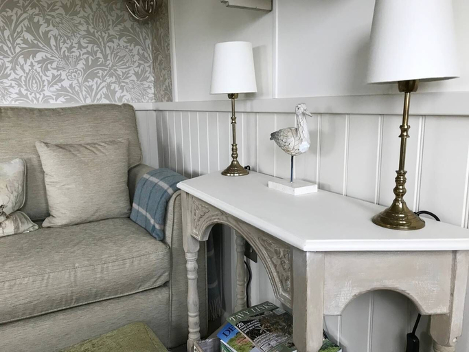 Bedroom 4, 5 Luxury Shepherds Hut Mobile Home, Devon