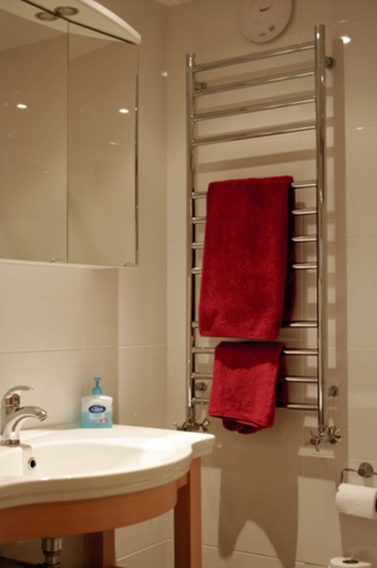 Bathroom 3, The Corners Inn, Herefordshire