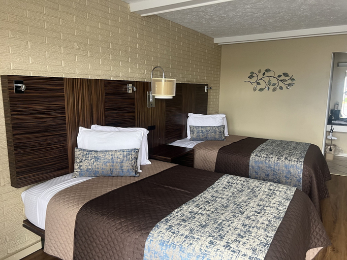 Bedroom 3, Towne Inn, Talladega