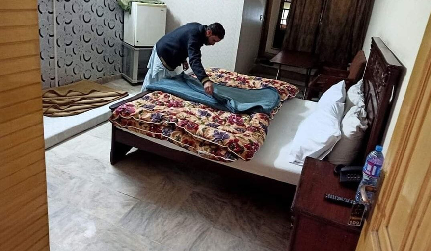 Bedroom 5, Hotel Al Hateem Palace, Zhob