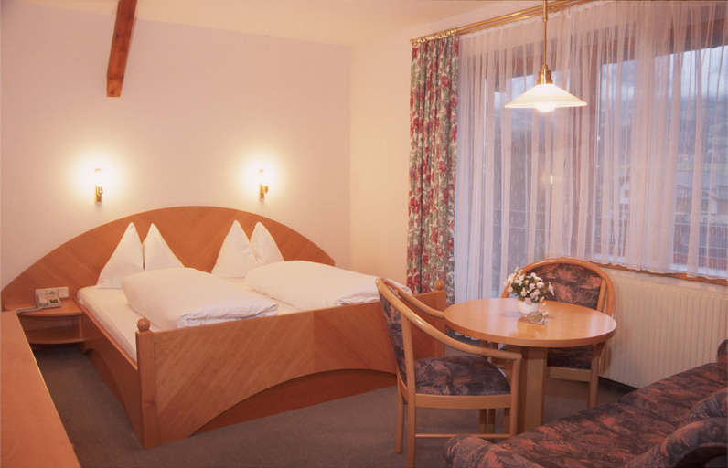 Bedroom 2, Landhotel Kreinerhof - Self Check In 24h möglich, Spittal an der Drau