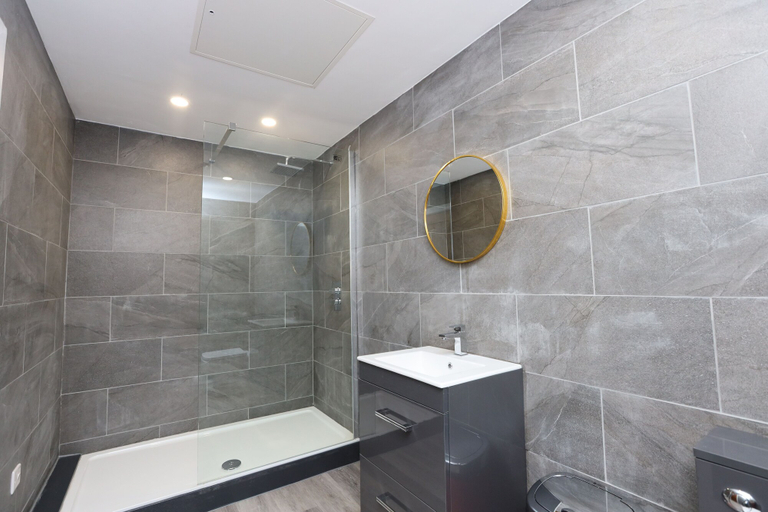 Bathroom 3, Wood Street Apartments, Sefton