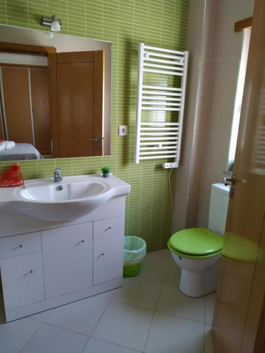Bathroom 4, 2 Onda Mar by Casas & Papéis, Silves