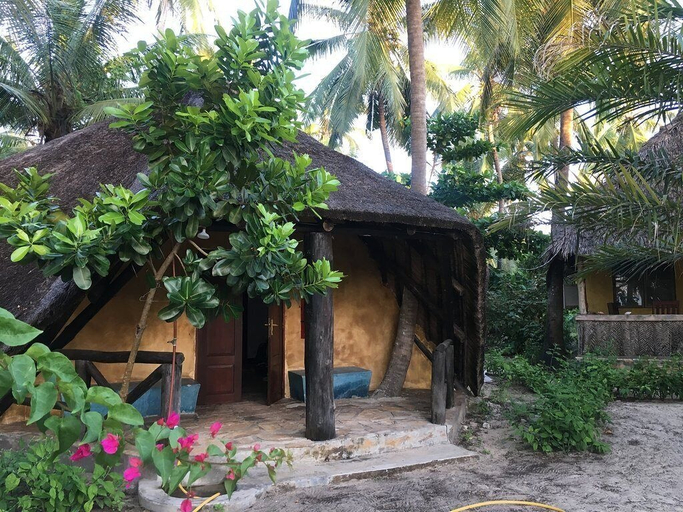 Exterior & Views 2, Mike's Beach Cottages, Pangani