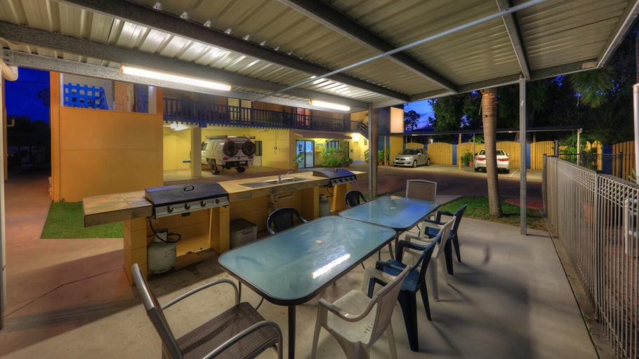 Food & Drinks, Sky View Units, Bowen