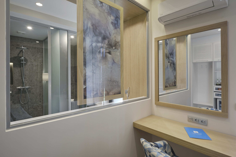 Bathroom 5, Viva Mare Beach Hotel, Sozopol