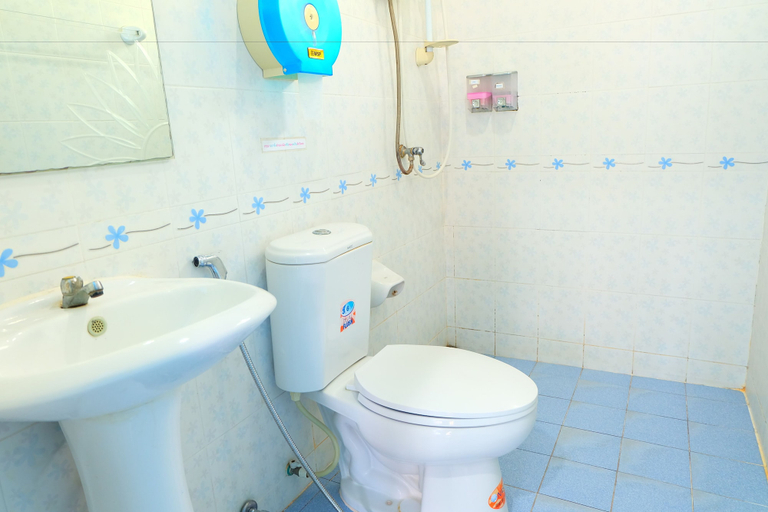 Bathroom 3, Baan Fa La Mai Resort, Muang Tak