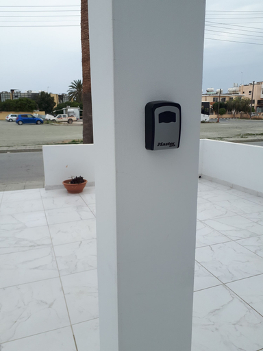 Others 5, Eva Christ Apt, Larnaca