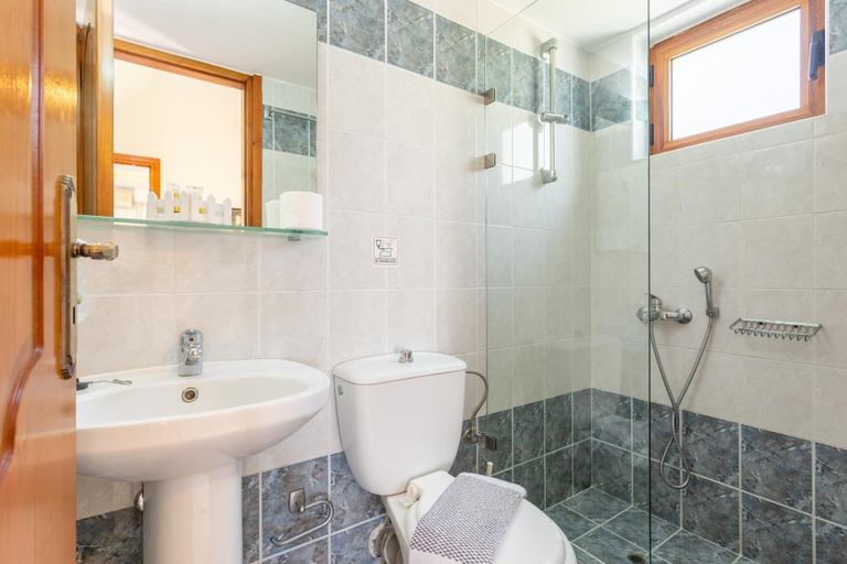 Bathroom 4, Villa Sevos, Crete