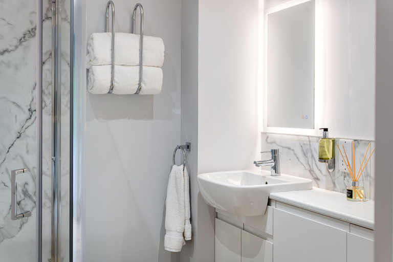 Bathroom 3, High Range Holiday Apartments, Highland